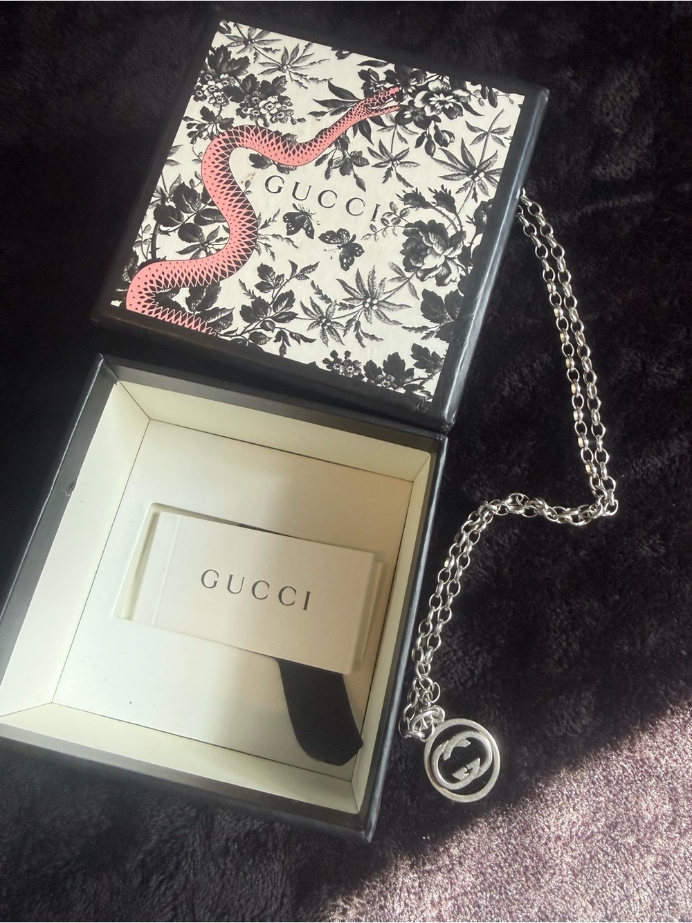 Gucci Silver Interlocking G Pendant Necklace